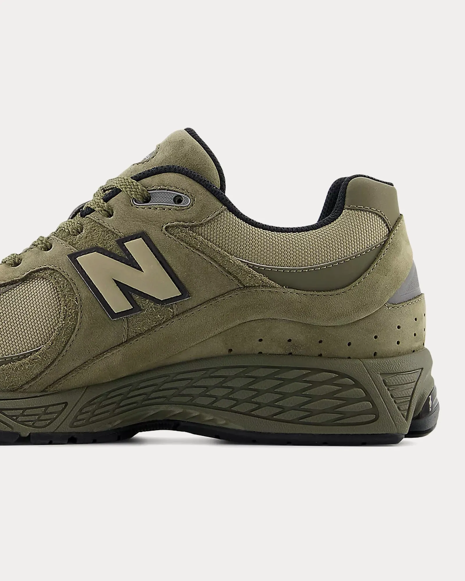 2002r Dark Camo / Dark Stoneware Black Low Top Sneakers