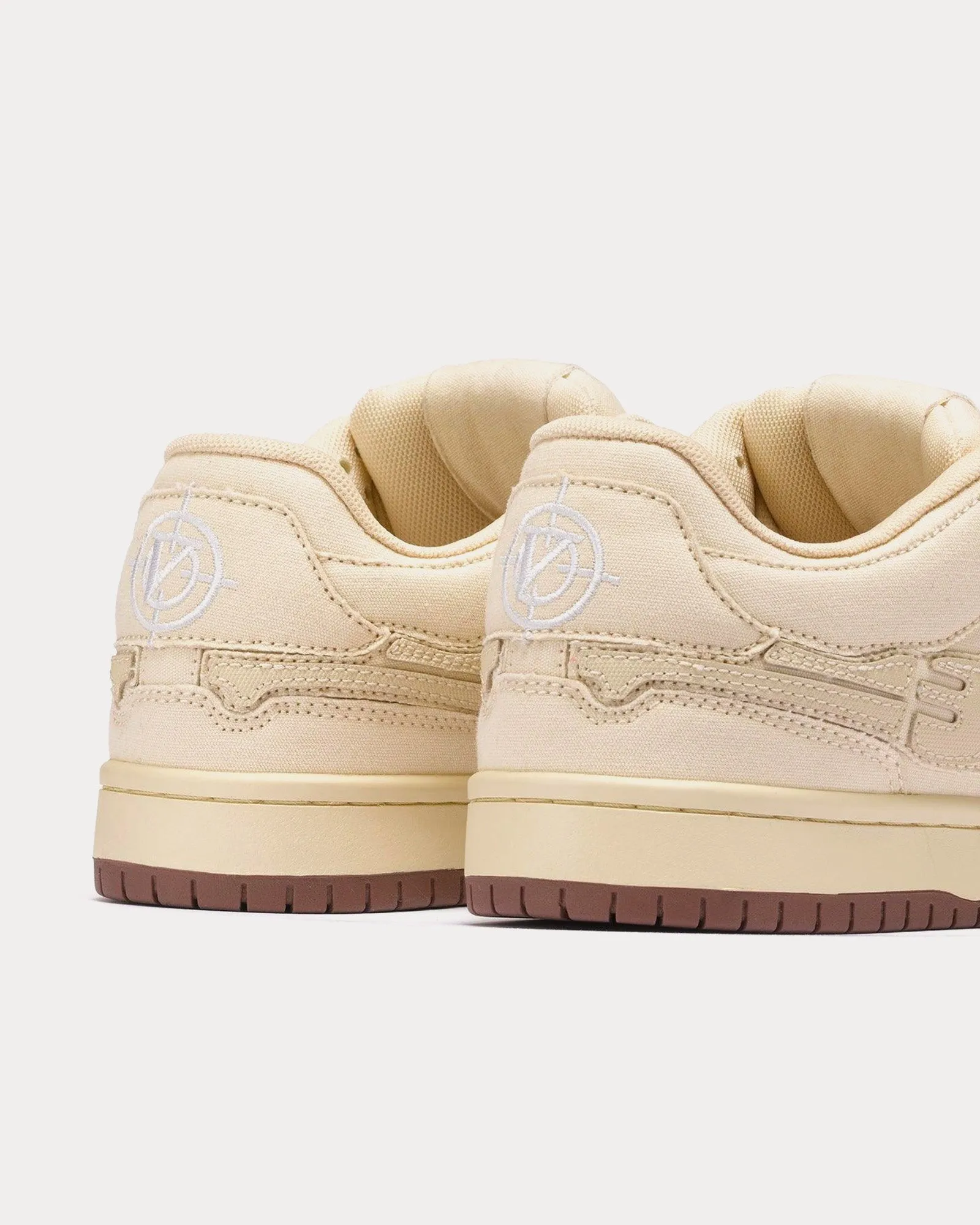Akimbo Lows Bianco Crema Low Top Sneakers