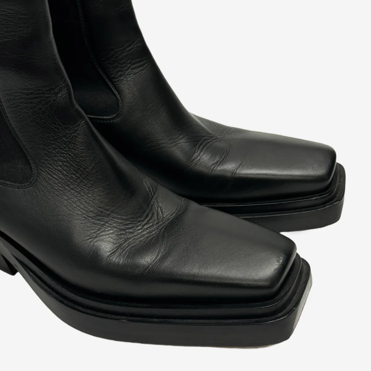 Bottega Veneta women's black leather Chelsea boots