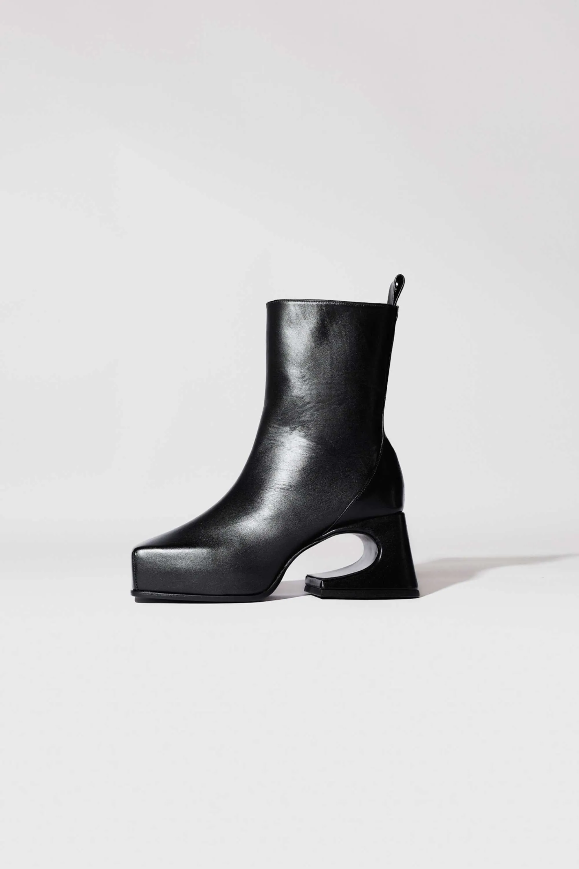 CAVIAR BLACK ROXY BOOTS