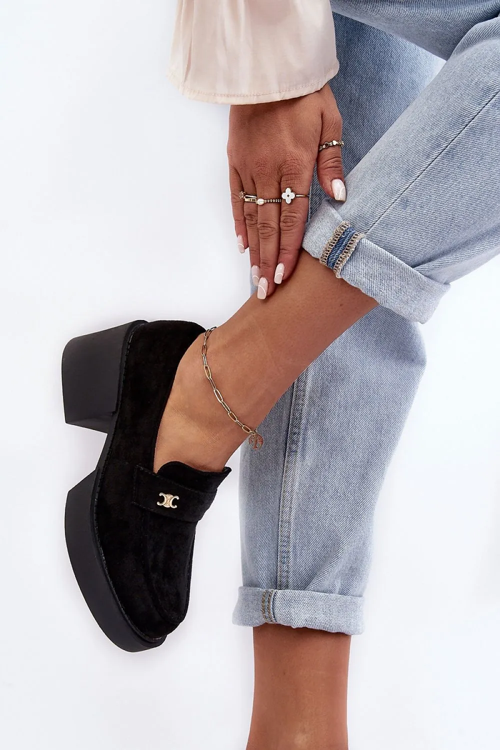 Heeled low shoes model 186224 Step in style