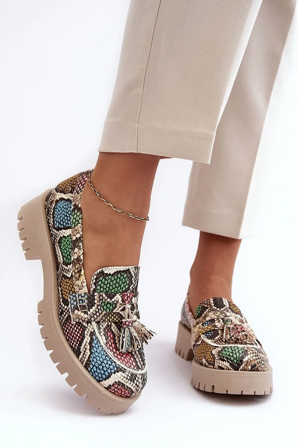 Heeled low shoes model 188503 Step in style