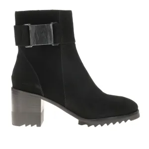 Helli Round Toe Zippered Booties