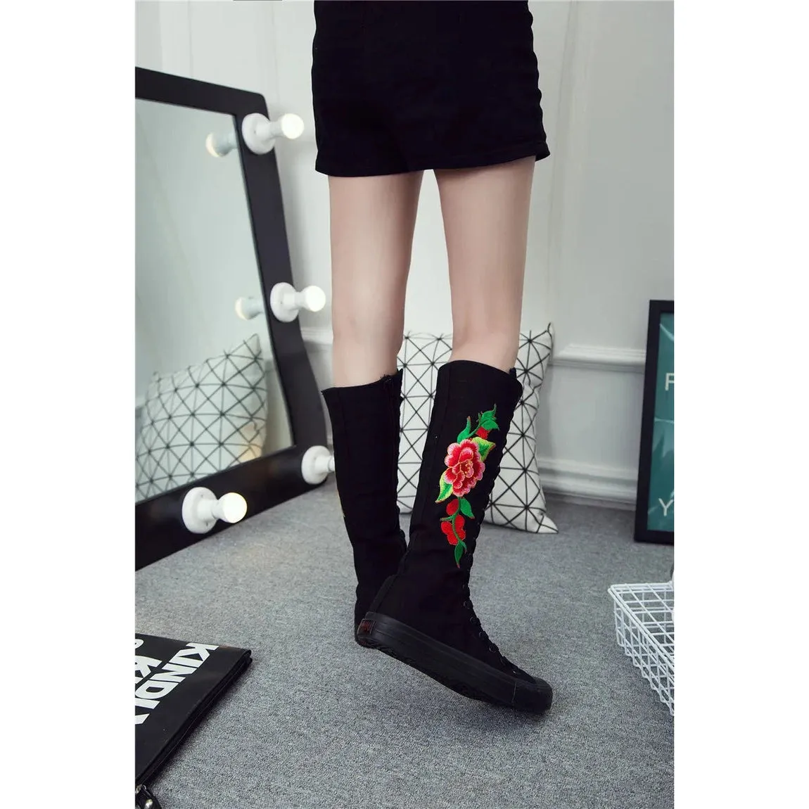 Merendy Pure white Lace-up Canvas Embroidered knee High Boots