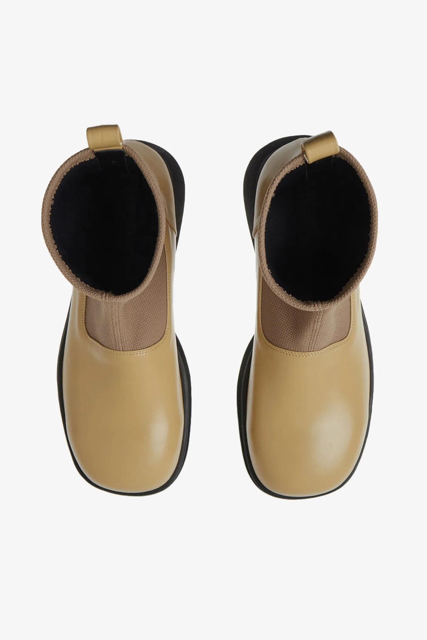 ROUND SQUARE PLATFORM BOOTS