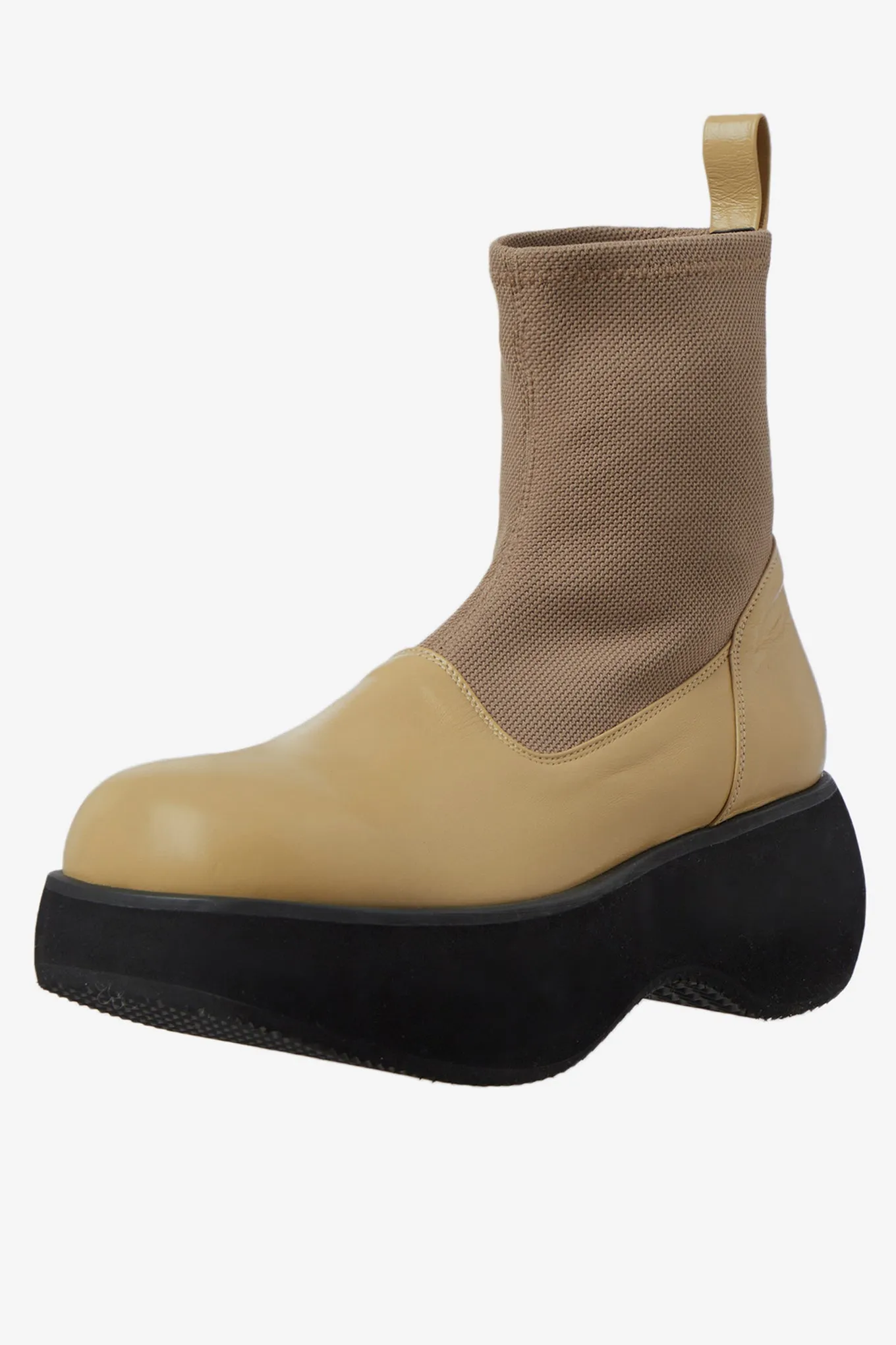 ROUND SQUARE PLATFORM BOOTS