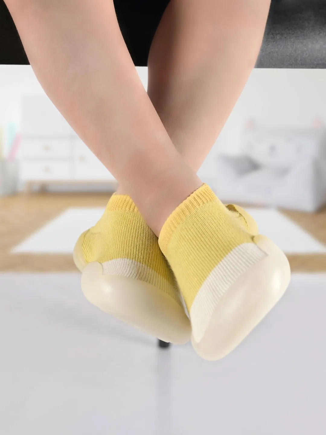 Sunshine Yellow Solid Shoe Socks- Vibrant Comfort for Your Little Explorer